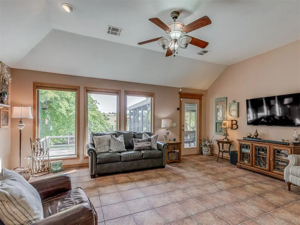 Photo 13 — 1420 Canyon Lake Road, Calumet, OK 73014