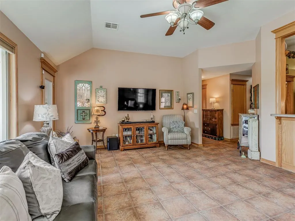 Photo 14 — 1420 Canyon Lake Road, Calumet, OK 73014