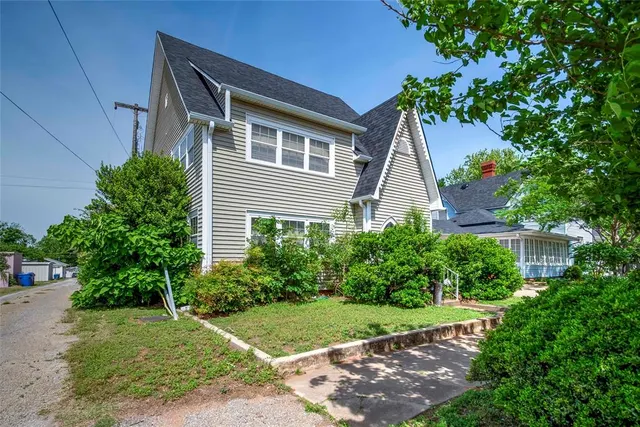 Photo 3 — 813 Steele Avenue, Chandler, OK 74834
