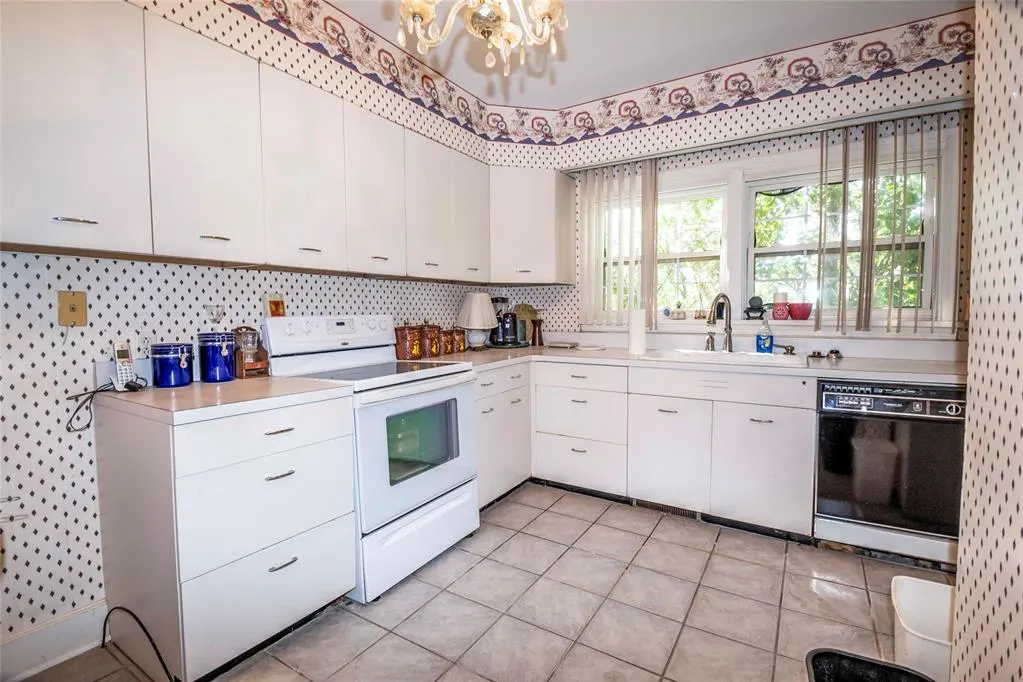 Photo 10 — 813 Steele Avenue, Chandler, OK 74834
