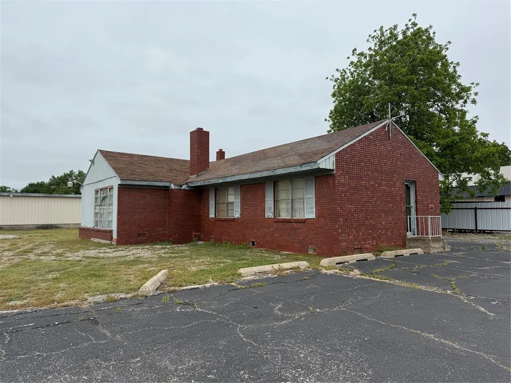 Photo 2 — 4205 N Meridian Avenue, Oklahoma City, OK 73112