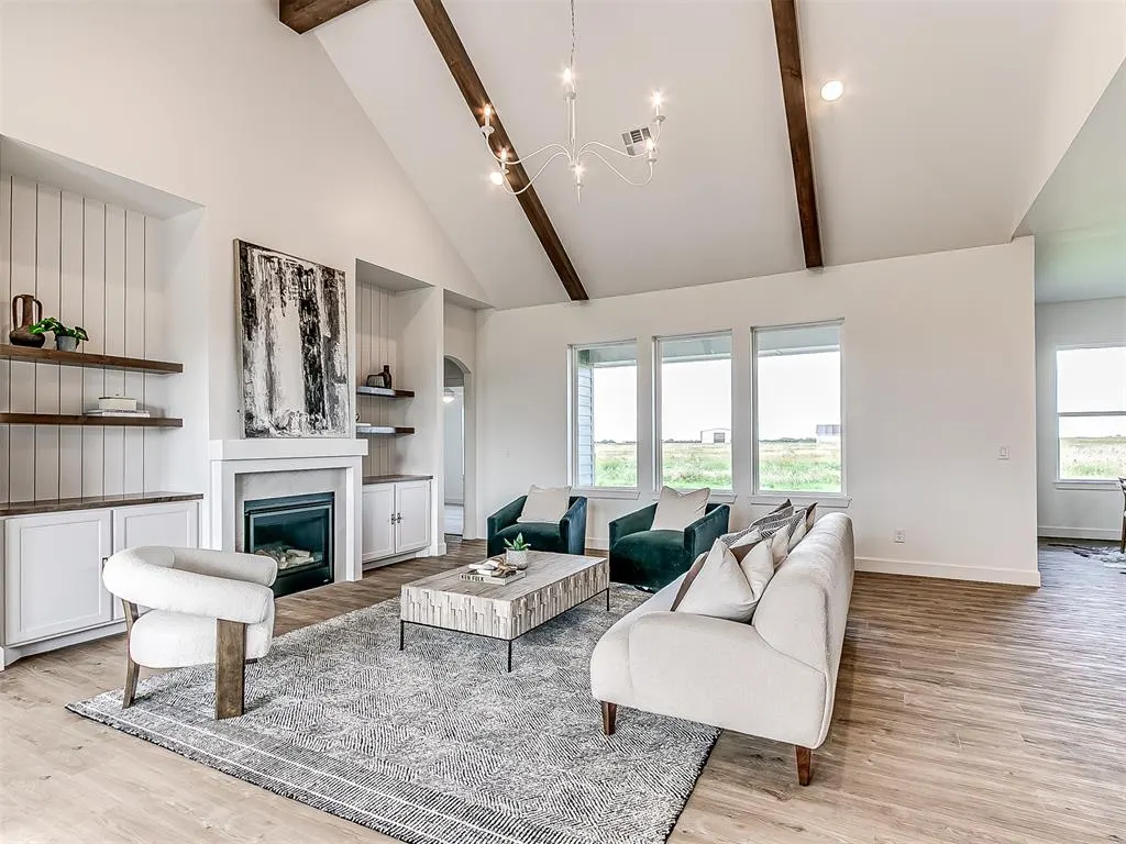 Photo 5 — 2692 S May Avenue, Guthrie, OK 73044