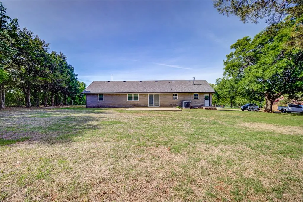 Photo 35 — 4601 E Robinson Street, Norman, OK 73026