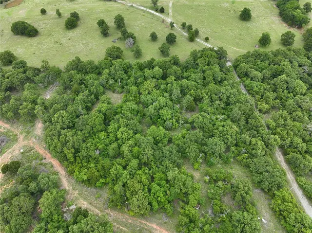 Photo 6 — 1996 County Road 1556, Rush Springs, OK 73082
