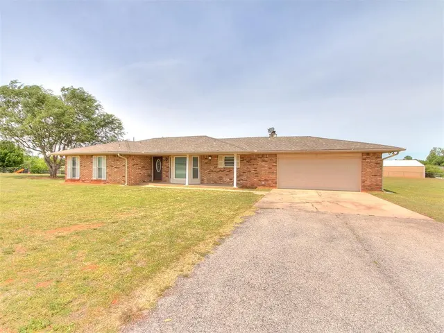 Photo 4 — 2320 Tecumseh Road, Blanchard, OK 73010