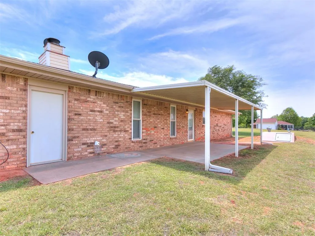 Photo 6 — 2320 Tecumseh Road, Blanchard, OK 73010