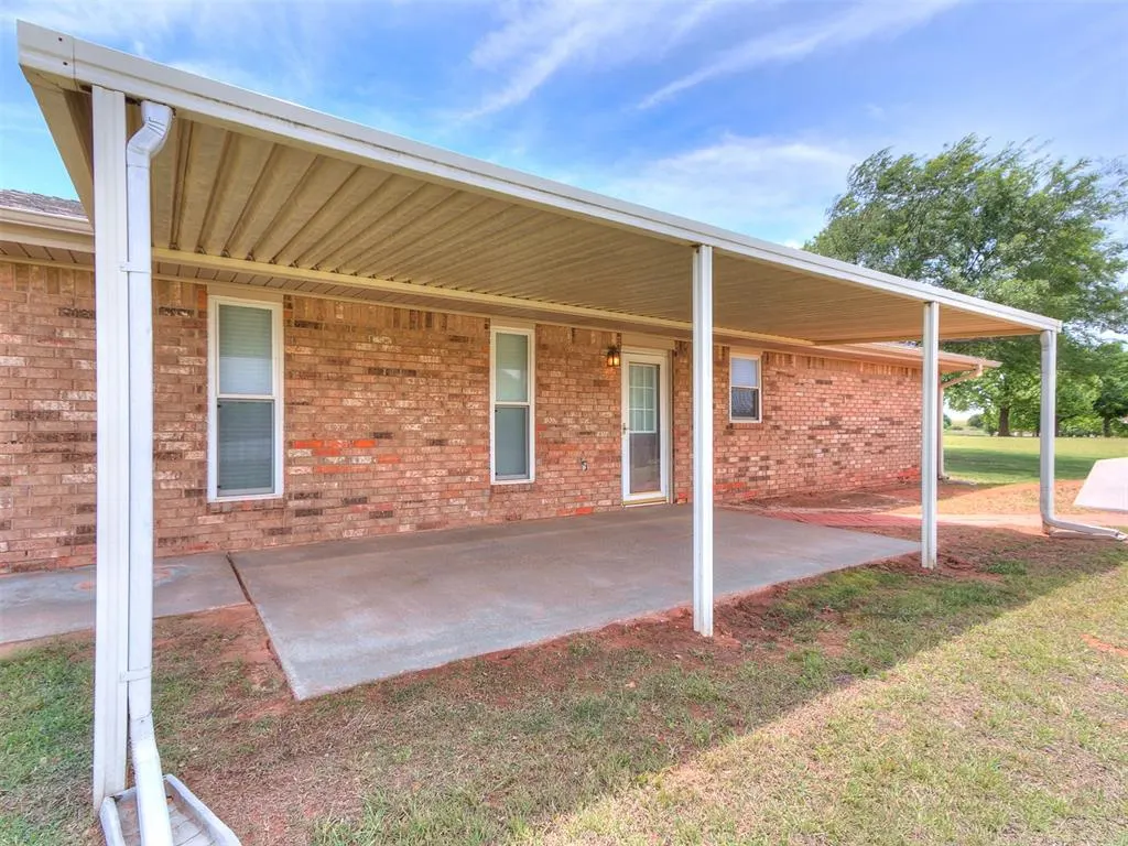 Photo 7 — 2320 Tecumseh Road, Blanchard, OK 73010