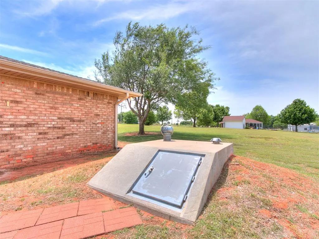 Photo 9 — 2320 Tecumseh Road, Blanchard, OK 73010