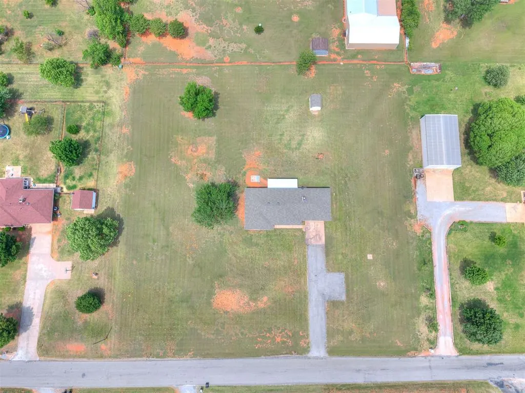 Photo 11 — 2320 Tecumseh Road, Blanchard, OK 73010