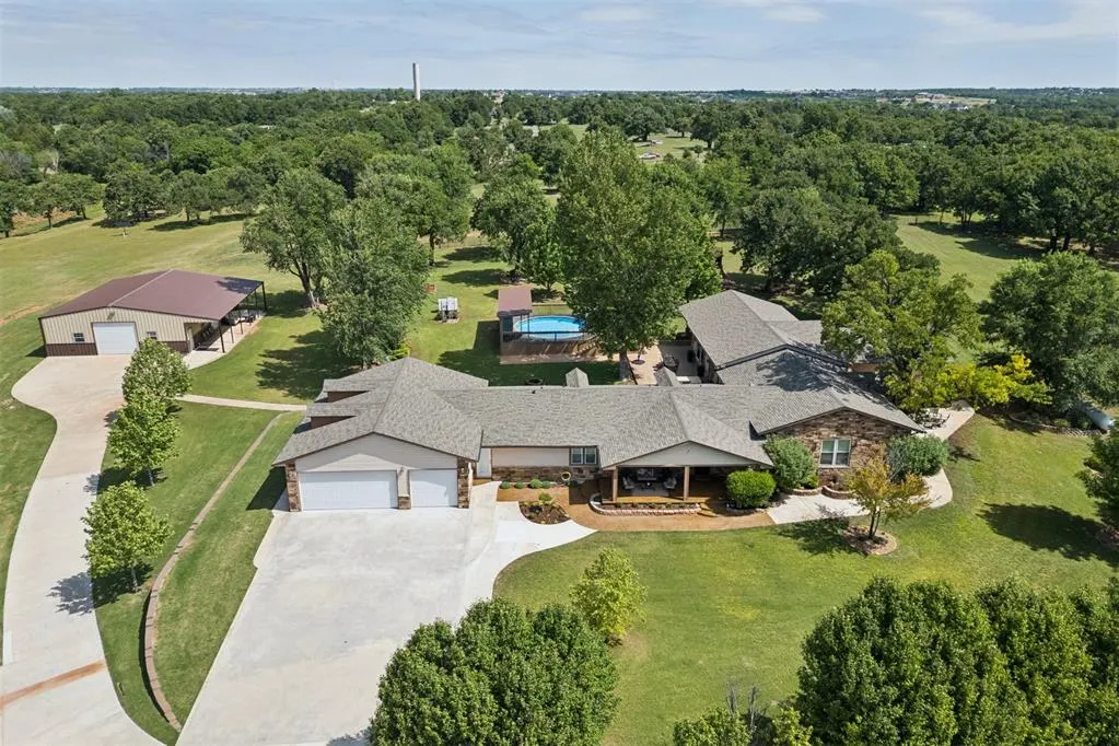 Photo 3 — 2264 County Road 1350 Road, Blanchard, OK 73010