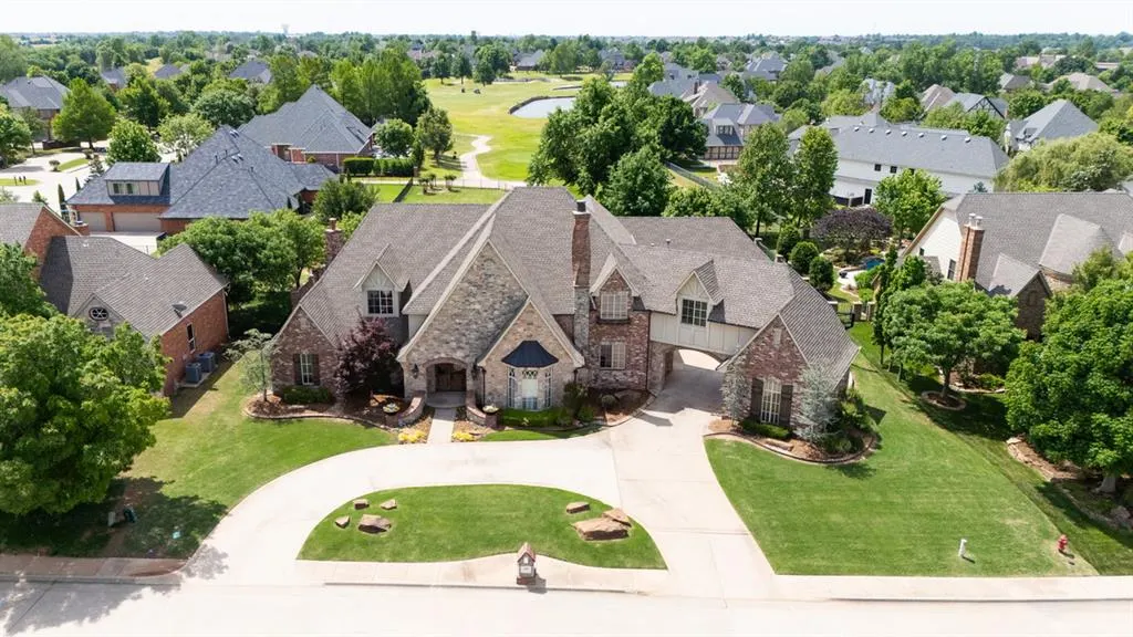 Photo 2 — 400 Oak Summit Road, Edmond, OK 73025