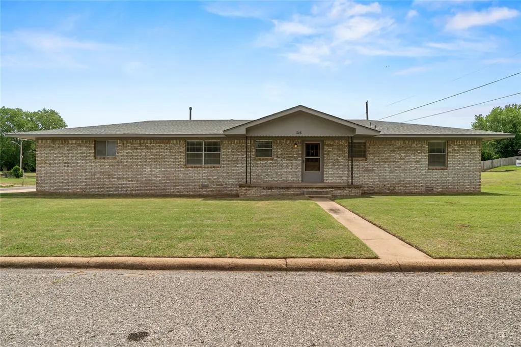 Front exterior — 808 Mimosa Drive, Watonga, OK 73772