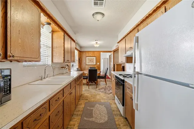 Photo 8 — 808 Mimosa Drive, Watonga, OK 73772
