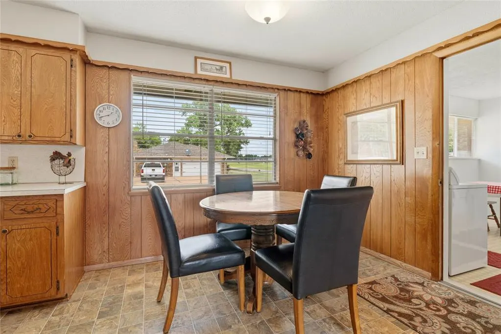 Photo 10 — 808 Mimosa Drive, Watonga, OK 73772
