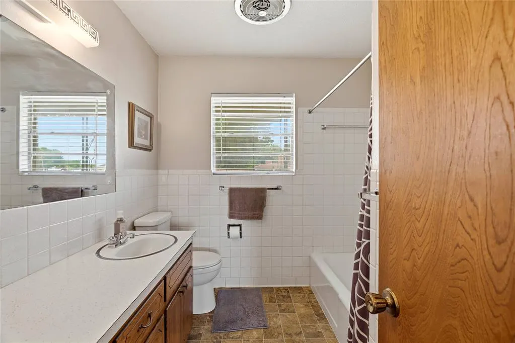 Photo 16 — 808 Mimosa Drive, Watonga, OK 73772