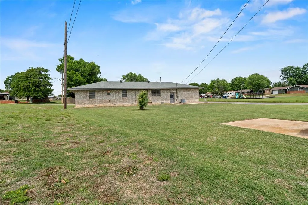 Photo 22 — 808 Mimosa Drive, Watonga, OK 73772