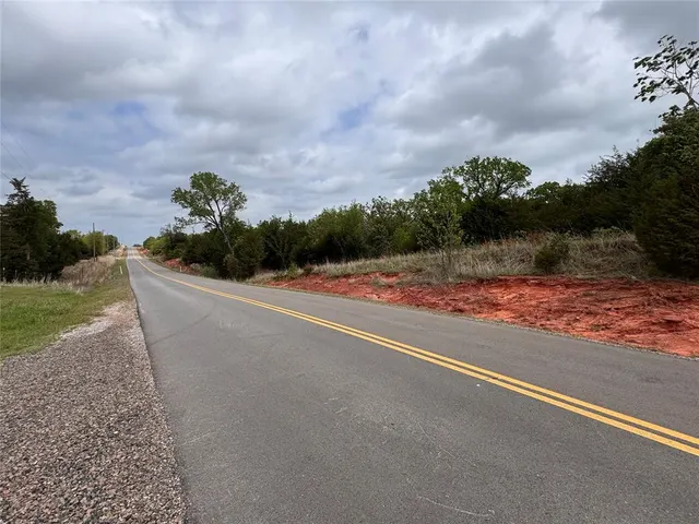 Photo 3 — 29887 Pottawatomie Road, Macomb, OK 74852