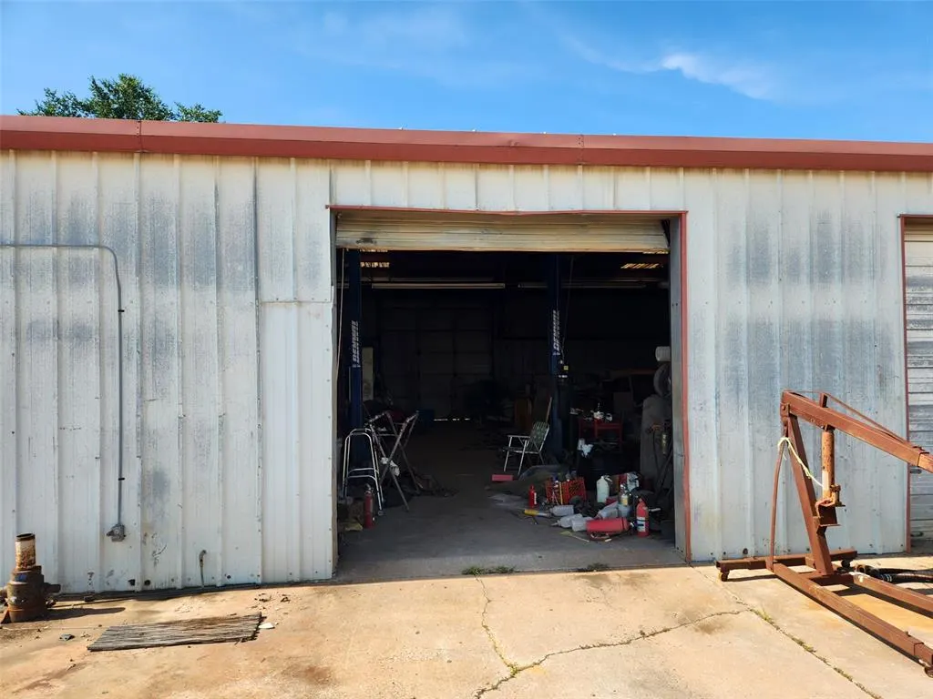 Photo 4 — 41656 HWY 59 B, Macomb, OK 74852