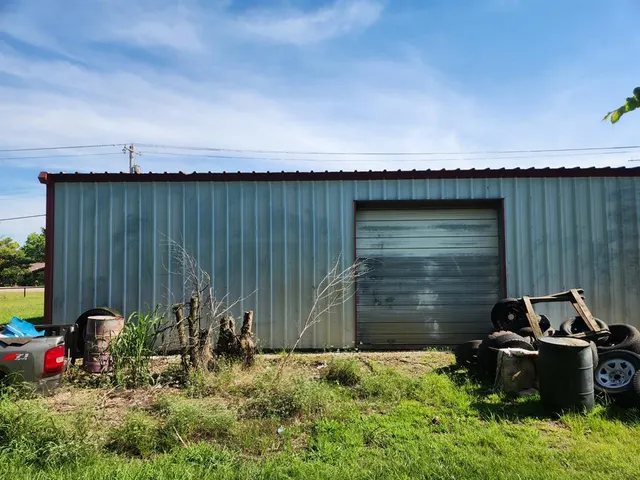 Photo 5 — 41656 HWY 59 B, Macomb, OK 74852