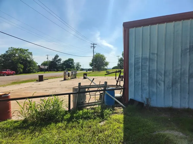 Photo 8 — 41656 HWY 59 B, Macomb, OK 74852