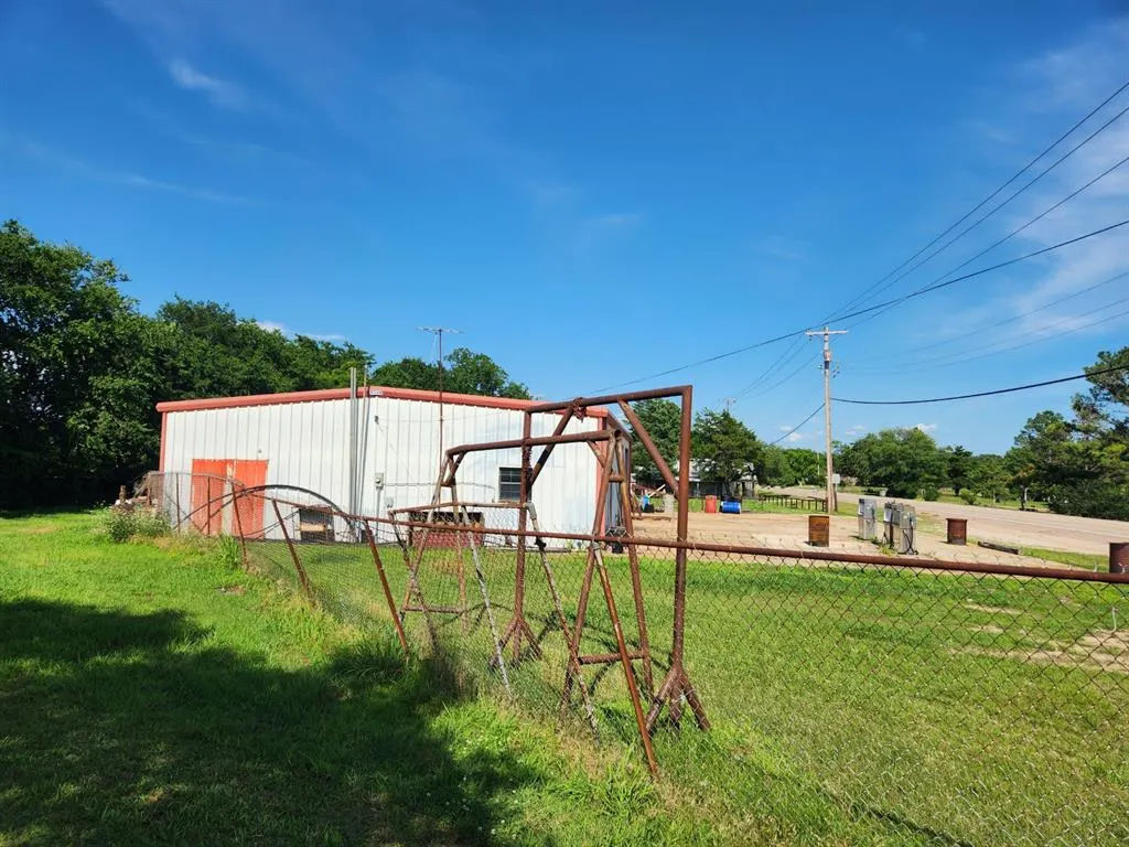 Photo 10 — 41656 HWY 59 B, Macomb, OK 74852
