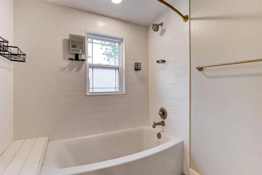 Photo 32 — 1502 W Cleveland Avenue, Guthrie, OK 73044