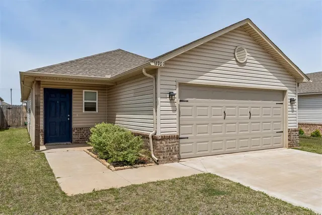 Photo 2 — 11701 Casey Drive, Yukon, OK 73099