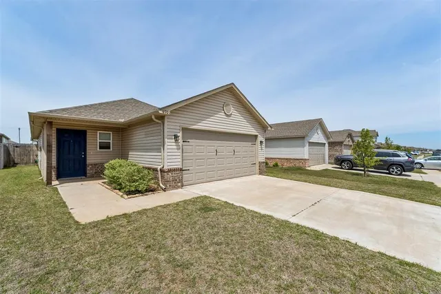 Photo 3 — 11701 Casey Drive, Yukon, OK 73099