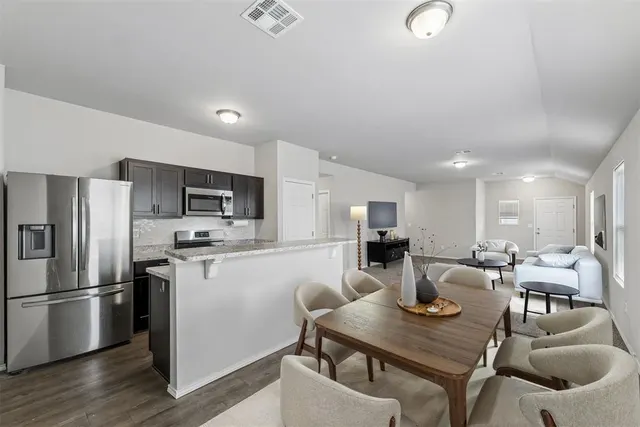 Photo 8 — 11701 Casey Drive, Yukon, OK 73099