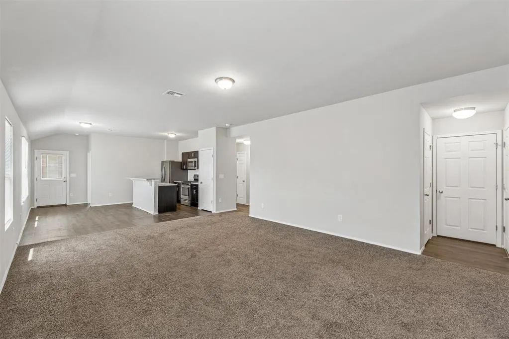 Photo 10 — 11701 Casey Drive, Yukon, OK 73099
