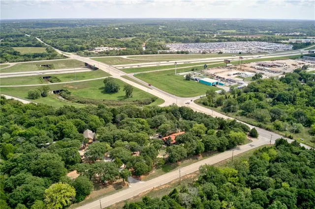Photo 3 — 7900 N Bryant Avenue, Oklahoma City, OK 73131