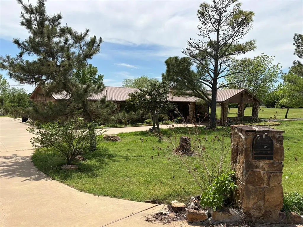 Front exterior — 41693 Highway 59, Asher, OK 74826