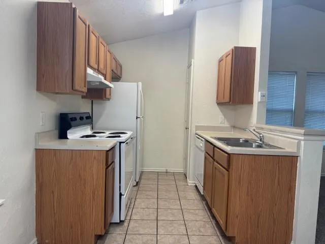 Photo 7 — 1911 Durham Place, Norman, OK 73071