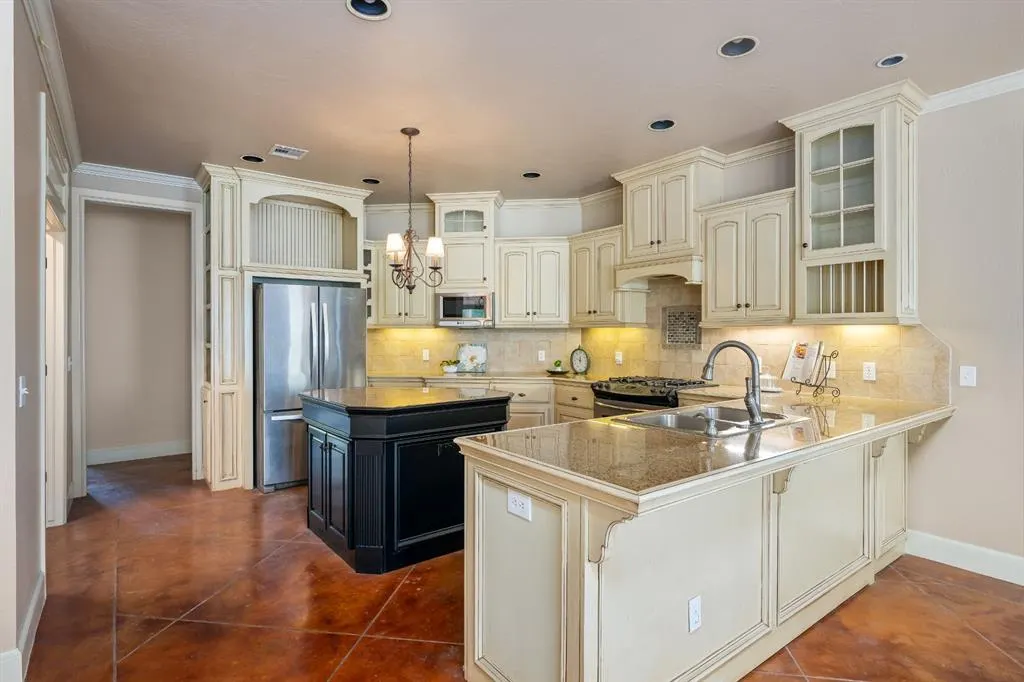 Photo 13 — 2333 Flint Ridge Road, Edmond, OK 73003