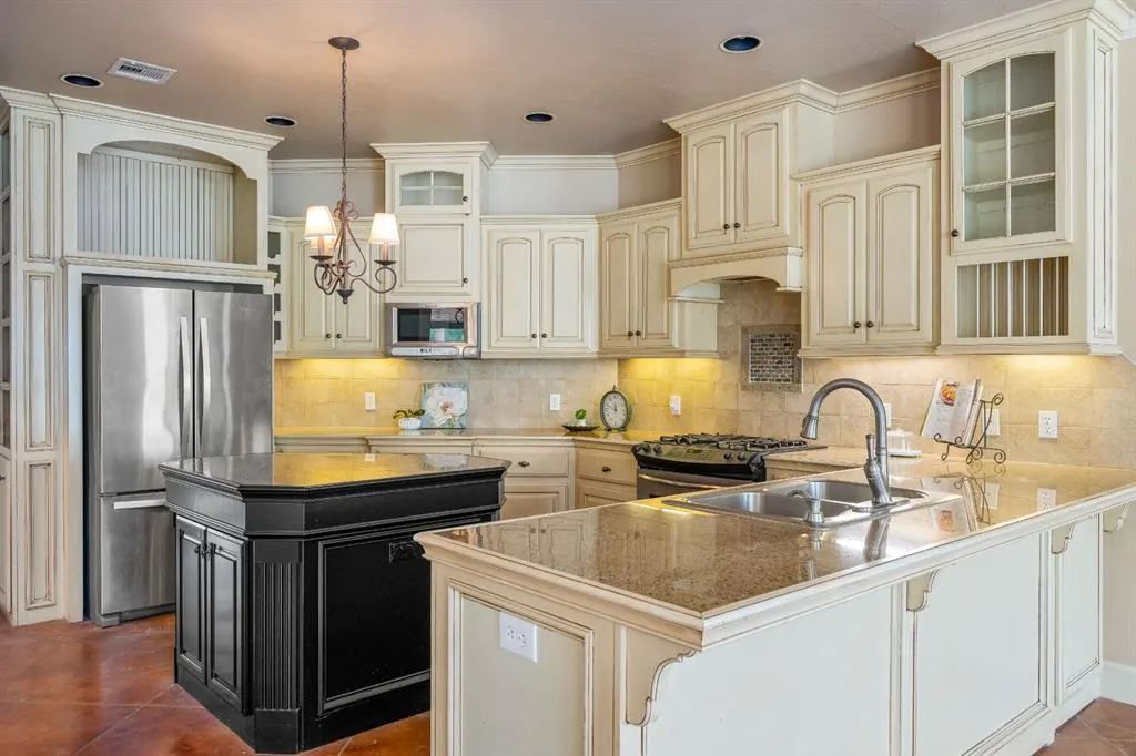 Photo 14 — 2333 Flint Ridge Road, Edmond, OK 73003