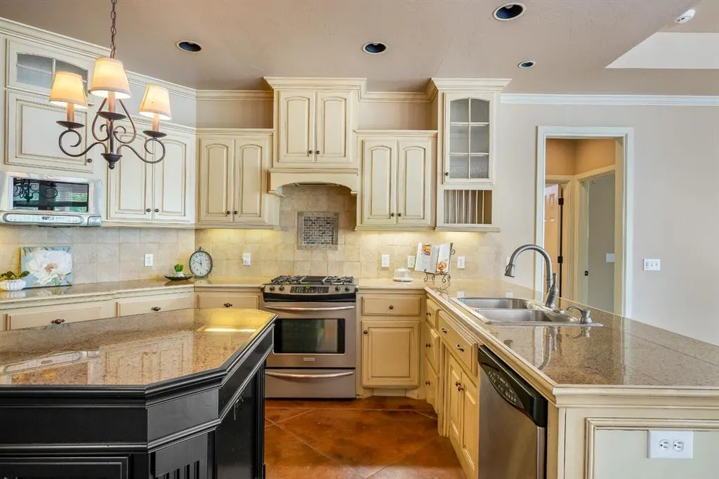 Photo 15 — 2333 Flint Ridge Road, Edmond, OK 73003