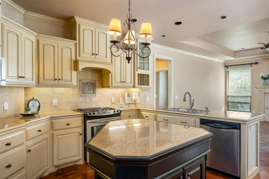 Photo 16 — 2333 Flint Ridge Road, Edmond, OK 73003