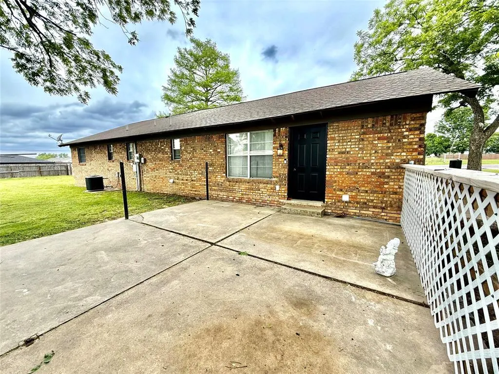 Photo 9 — 501 W Cottage Street, Ada, OK 74820