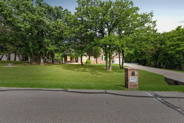Front exterior — 4617 Clipper Crossing, Edmond, OK 73013