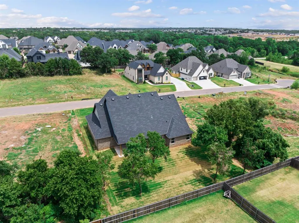 Photo 37 — 8132 Amber Ridge Drive, Edmond, OK 73034