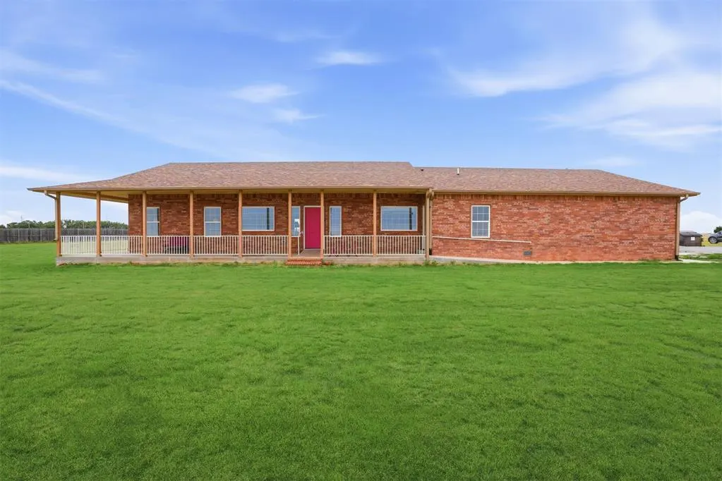 Photo 2 — 18784 E 1130 Road, Sayre, OK 73662
