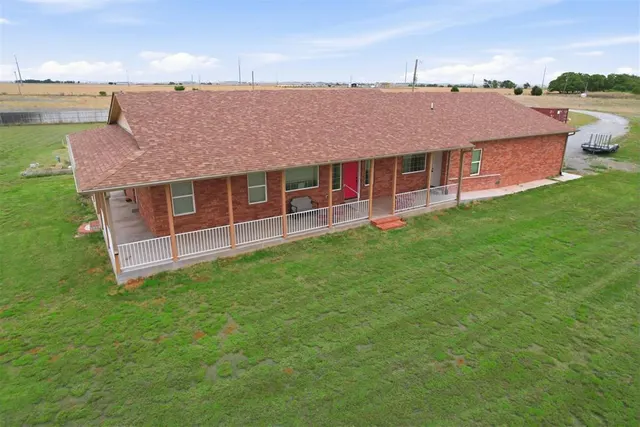 Photo 3 — 18784 E 1130 Road, Sayre, OK 73662