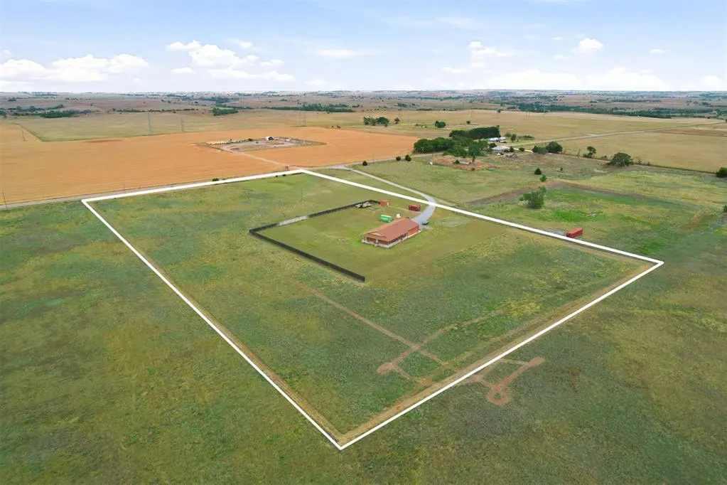 Photo 12 — 18784 E 1130 Road, Sayre, OK 73662
