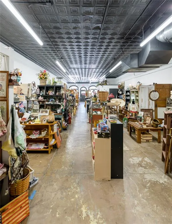 Photo 4 — 218 W Broadway Avenue, Elk City, OK 73644