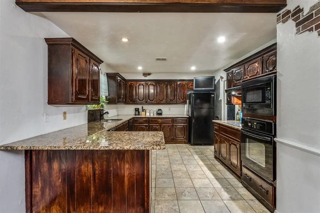 Photo 18 — 12109 S Wentworth Place, Oklahoma City, OK 73170