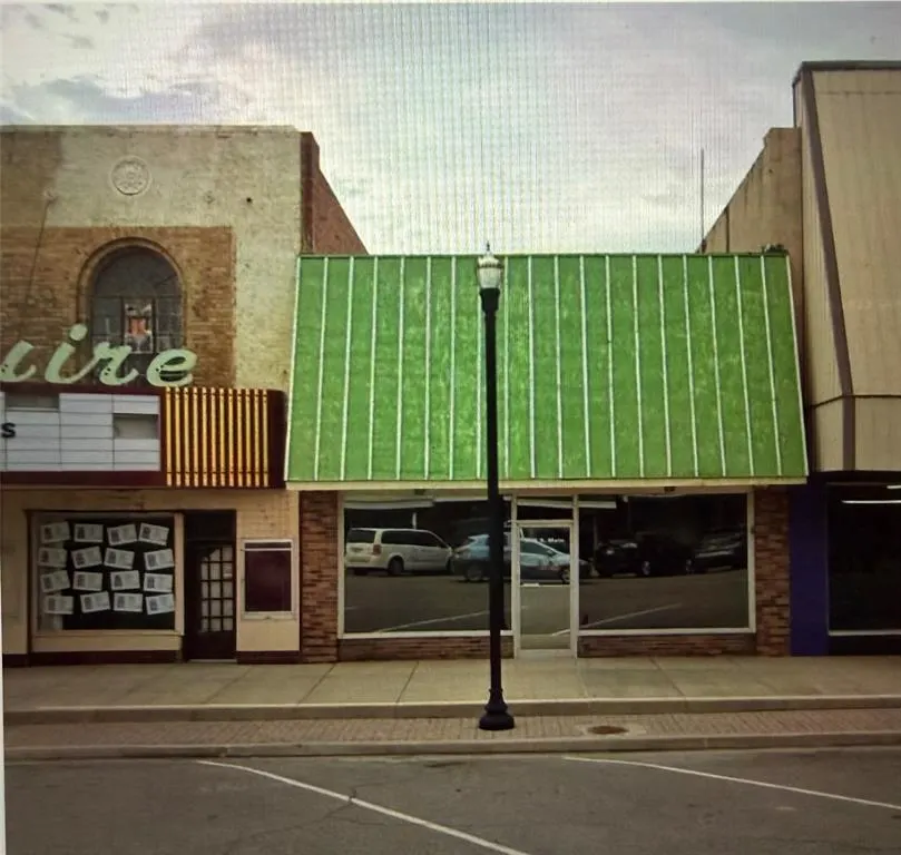 Photo 3 — 415 S Main Street, Hobart, OK 73651