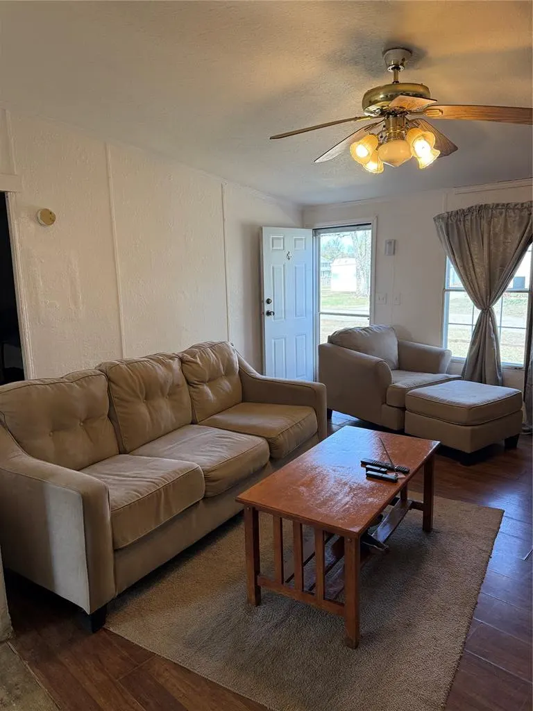 Photo 3 — 209 E 1st Street, Davenport, OK 74026