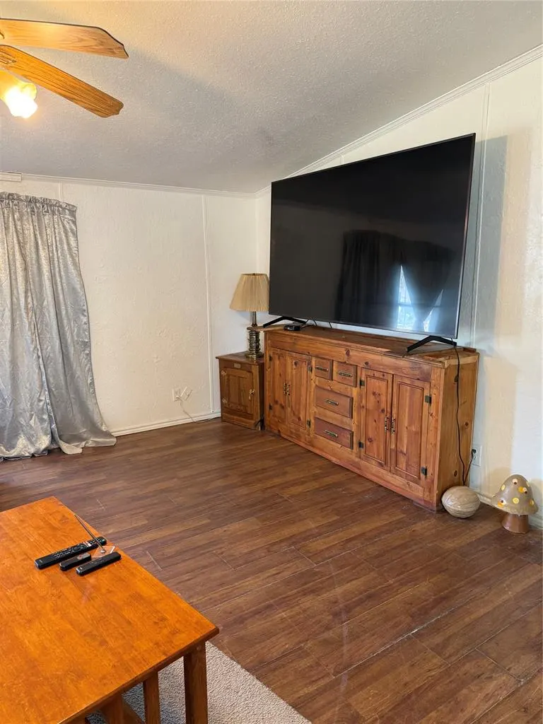 Photo 4 — 209 E 1st Street, Davenport, OK 74026