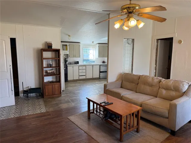 Photo 5 — 209 E 1st Street, Davenport, OK 74026