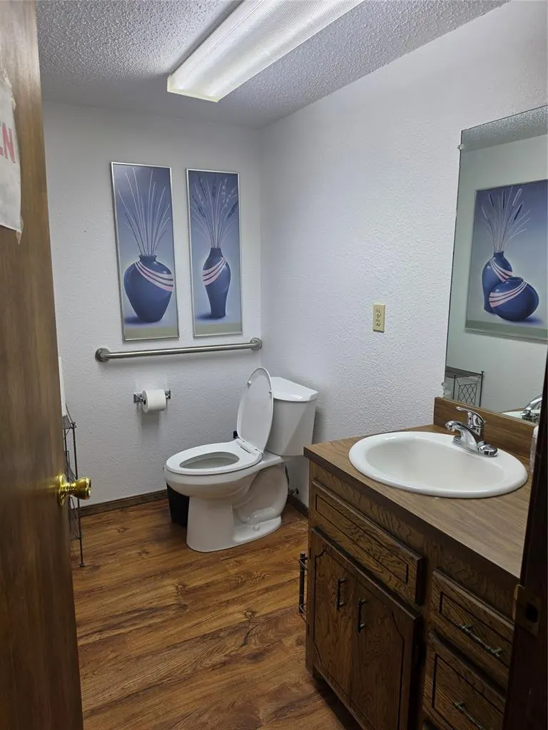 Photo 17 — 202 W Broadway Street, Hollis, OK 73550
